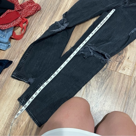 Abercrombie & Fitch Ultra High Rise 90’s Straight Jean - Picture 9 of 10